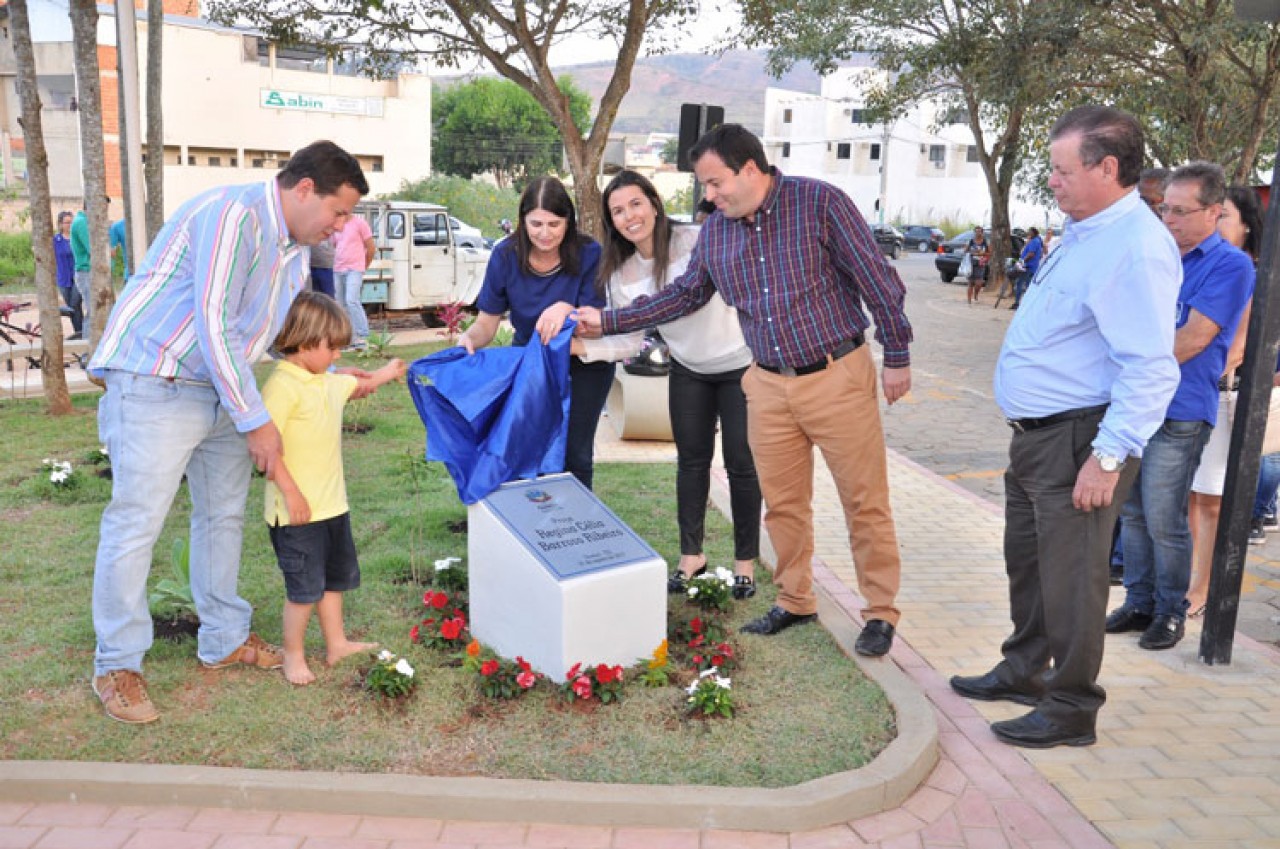 Inaugurada a Praça Regina Célia Campos Barroso Ribeiro