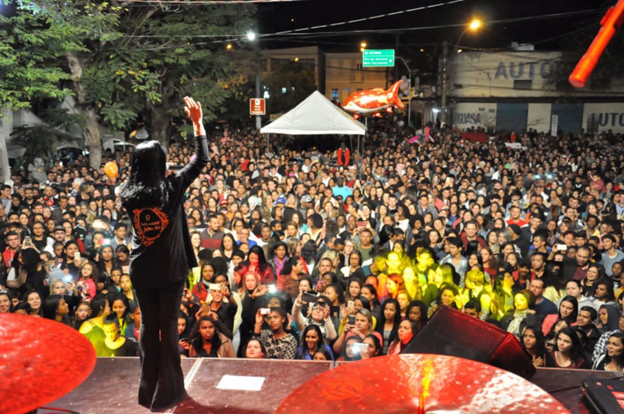 Show de Eyshila fechou Dia do Evangélico com muitas bençãos