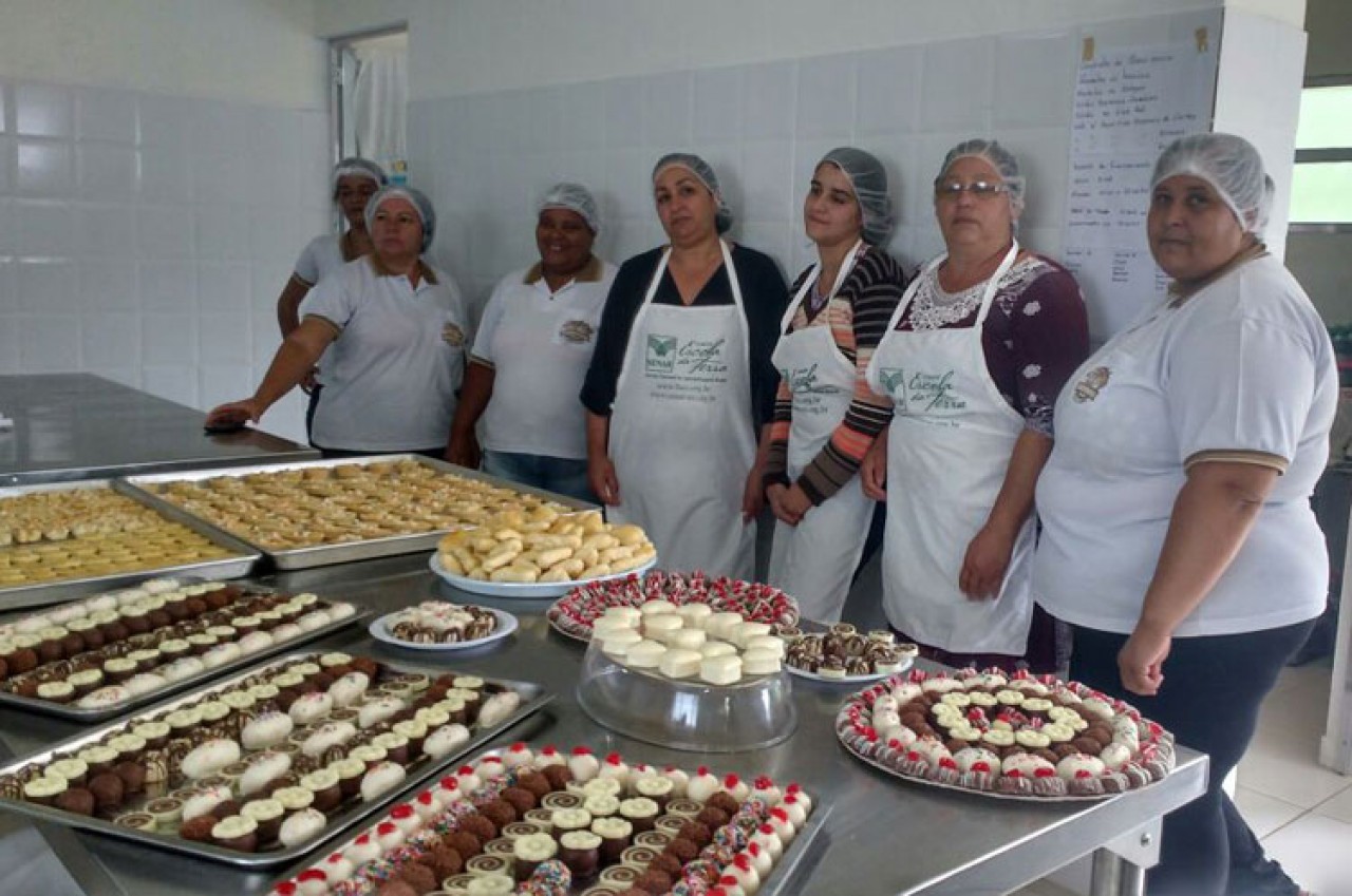 Semag, Senar e Sindicato promovem curso de doces e salgados