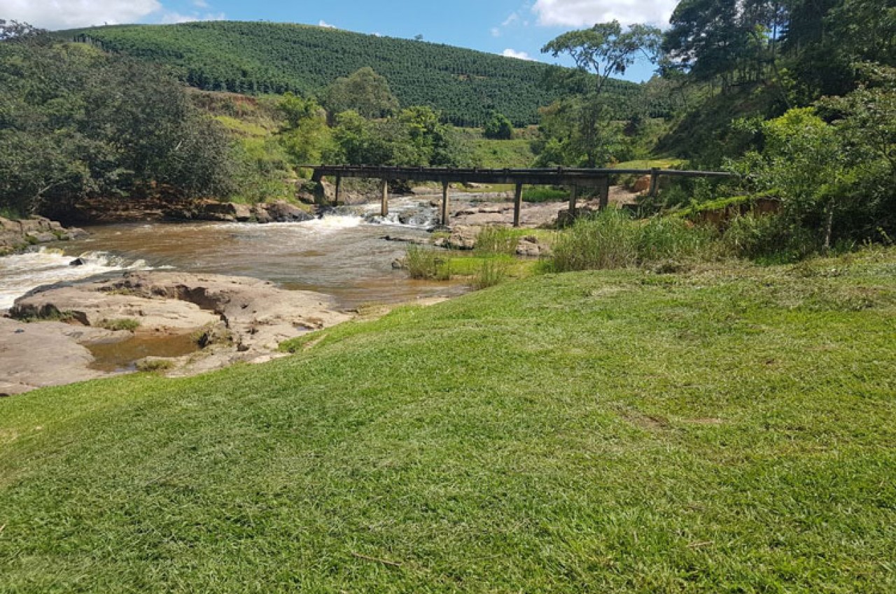 Cachoeira da Tremedeira recebe limpeza e manutenção