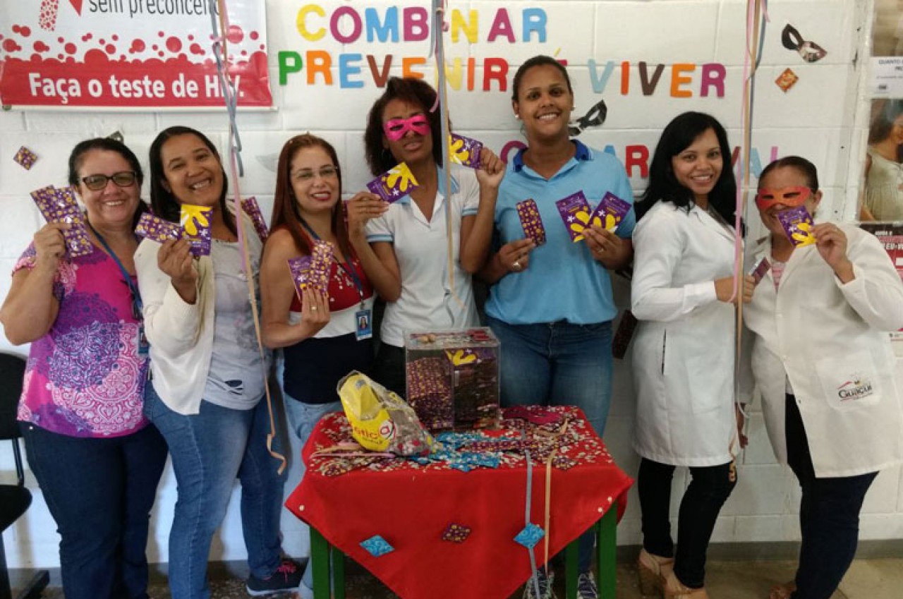 Unidade de Saúde em clima de carnaval para falar de prevenção