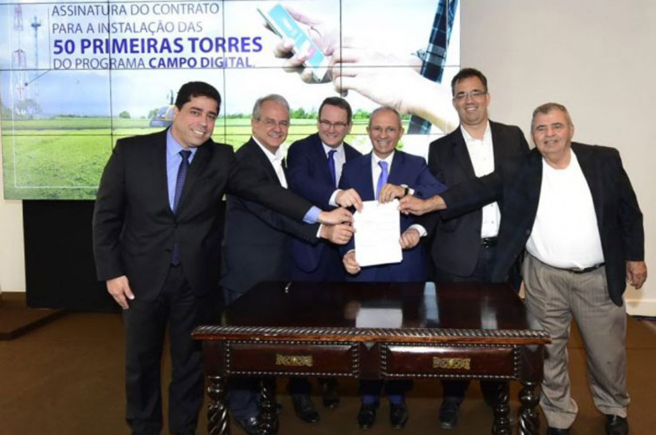 Assinado contrato para telefonia móvel em São Tiago