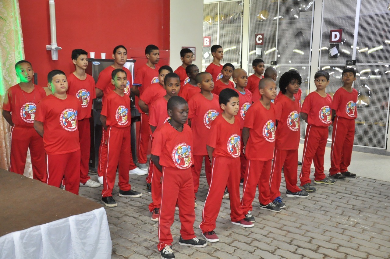 Bombeiros do Futuro forma mais uma turma em Guaçuí