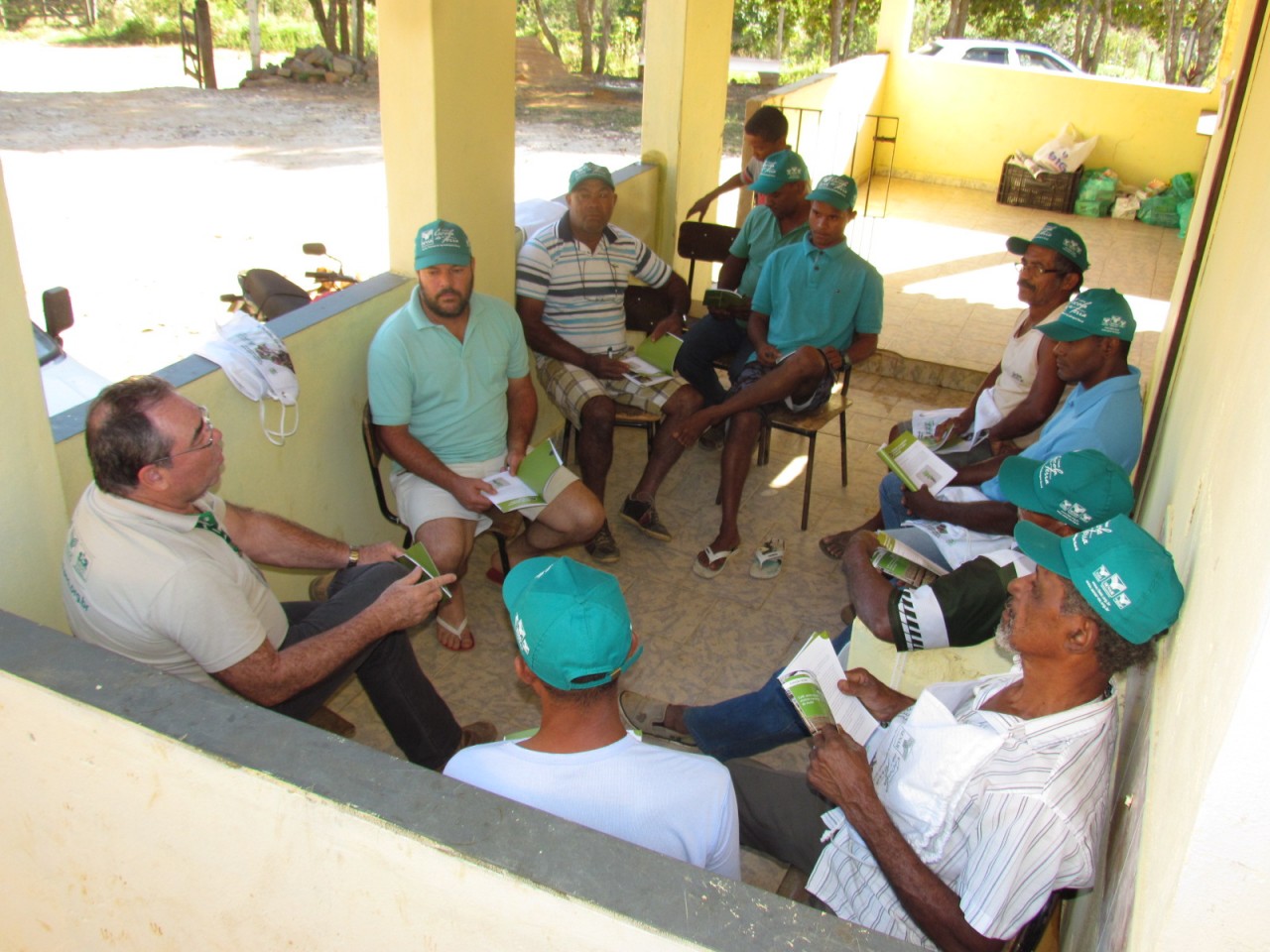 Produtores do Florestan Fernandes participam de Curso de Viveirista