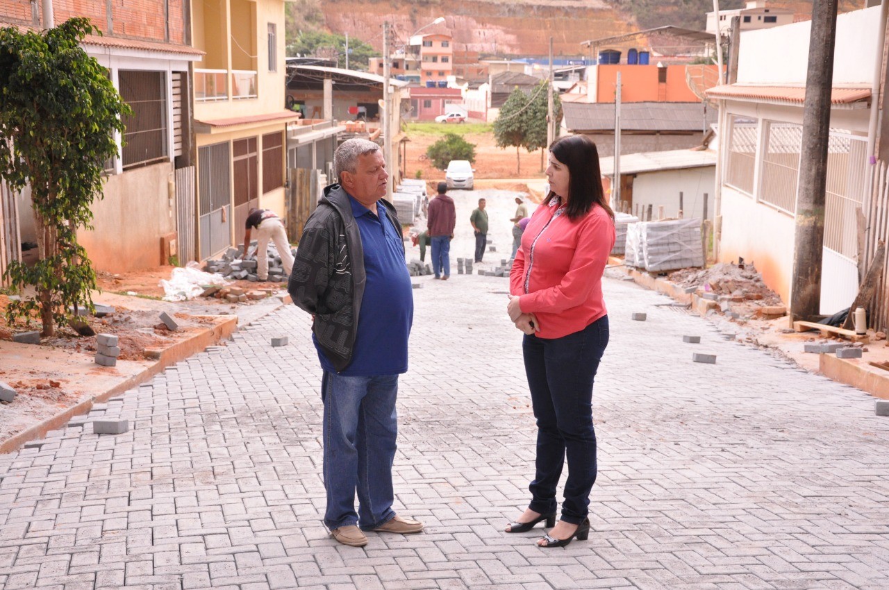 Prefeita visita obras no bairro Manoel Alves Siqueira
