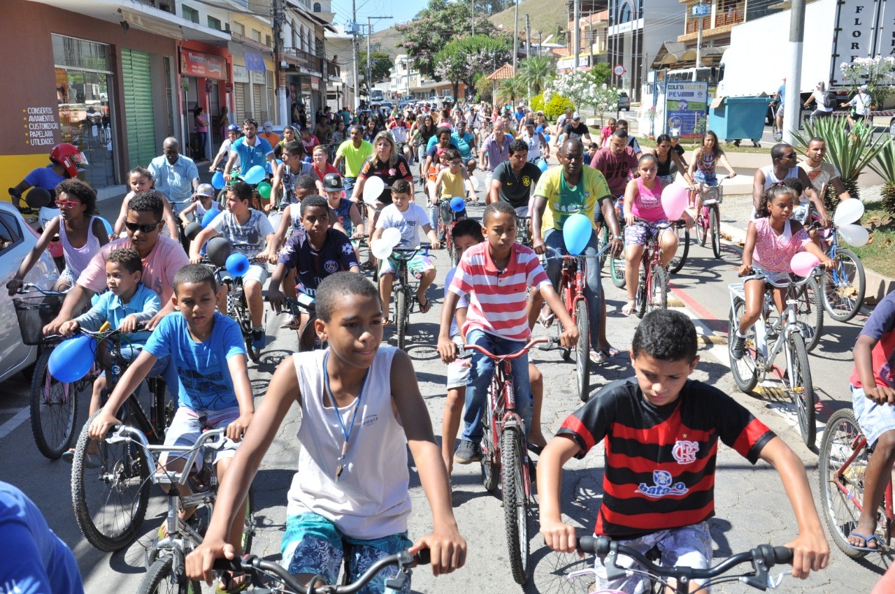 Passeio ciclístico e Corrida Kids na manhã do Dia das Crianças
