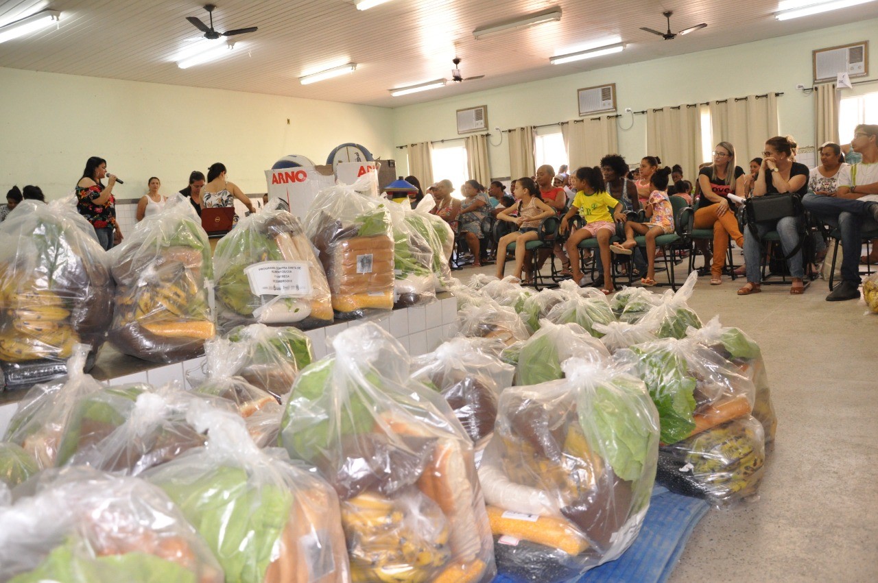 Entregues alimentos do CDA para instituições e famílias selecionadas