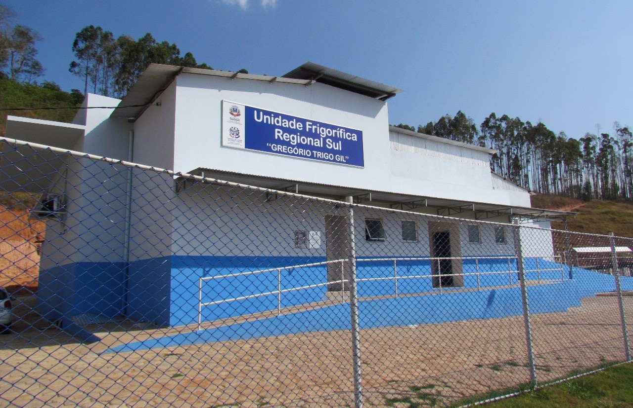 Unidade Frigorífica iniciou suas atividades nesta quinta-feira