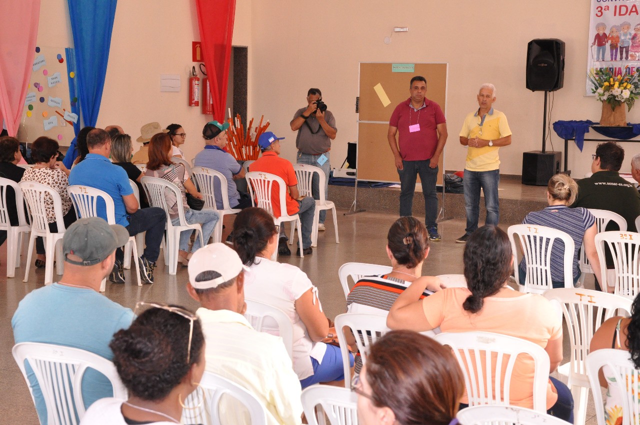 Encontro debate desafios e potencialidades da agricultura de Guaçuí