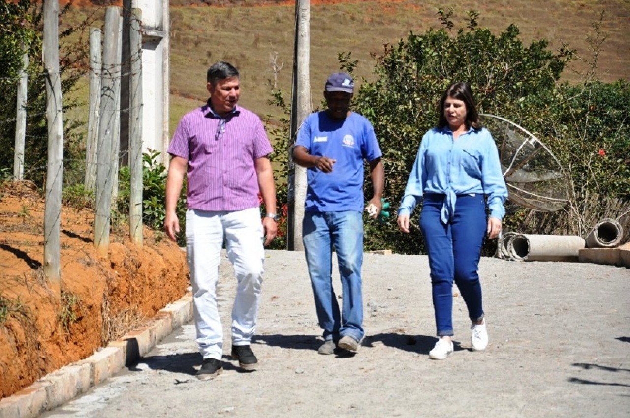 Prefeita visita obras em comunidades rurais de Guaçuí