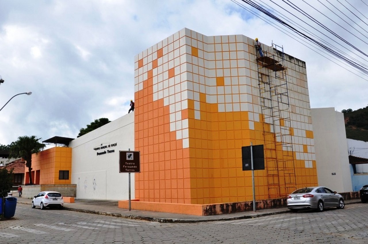 Prefeitura inaugura reforma do Teatro Municipal de Guaçuí nesta quarta
