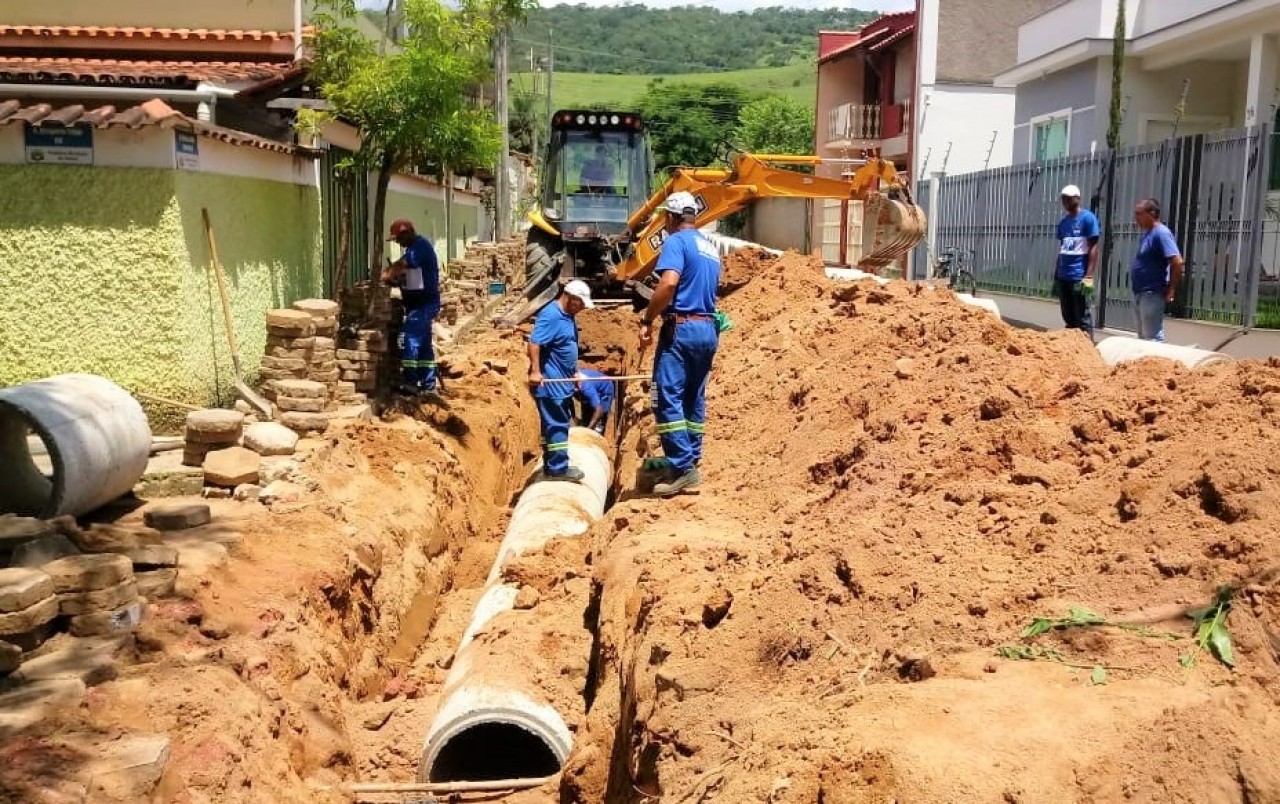 Obra vai acabar com problema na drenagem da Rua das Palmeiras em Guaçuí