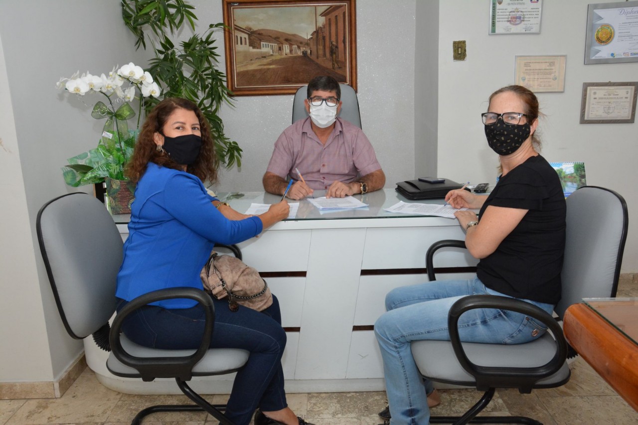 Assinado Termo de Colaboração entre a Administração Municipal e APAE Guaçuí