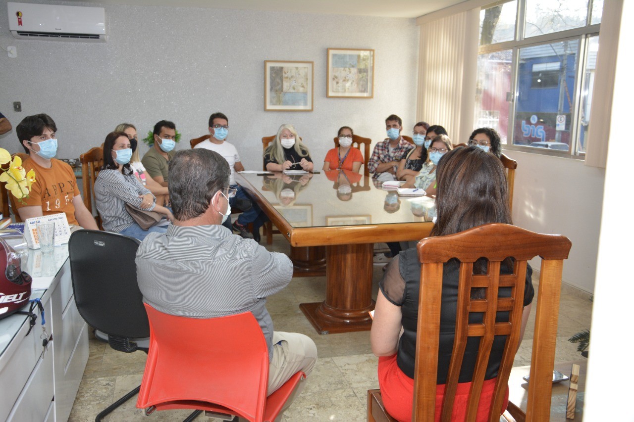 Saúde realiza reunião com enfermeiros da rede municipal.