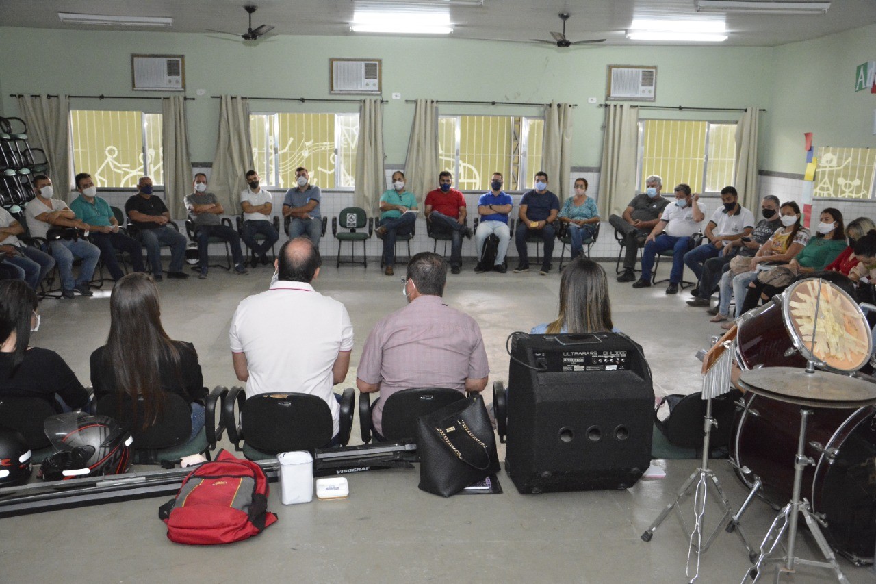 Prefeito se reúne com mais um grupo de servidores municipais