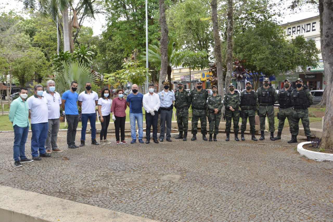 Homenagem e plantio de árvores marcam o Dia da Natureza em Guaçuí