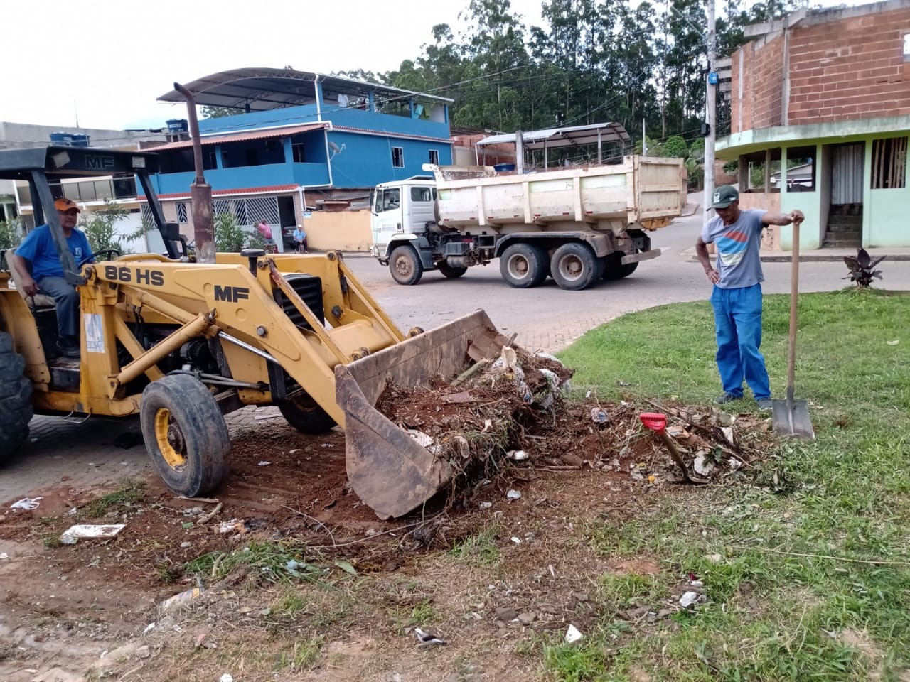 Secretaria de Obras finaliza mais uma semana de muitos trabalhos