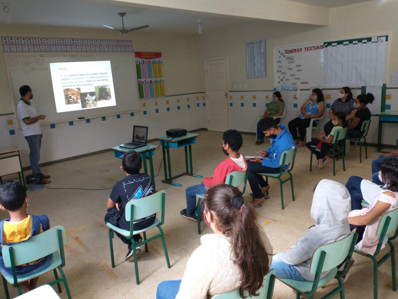 Secretaria Municipal de Agricultura e IDAF realizam palestra sobre Raiva Animal para alunos da zona rural