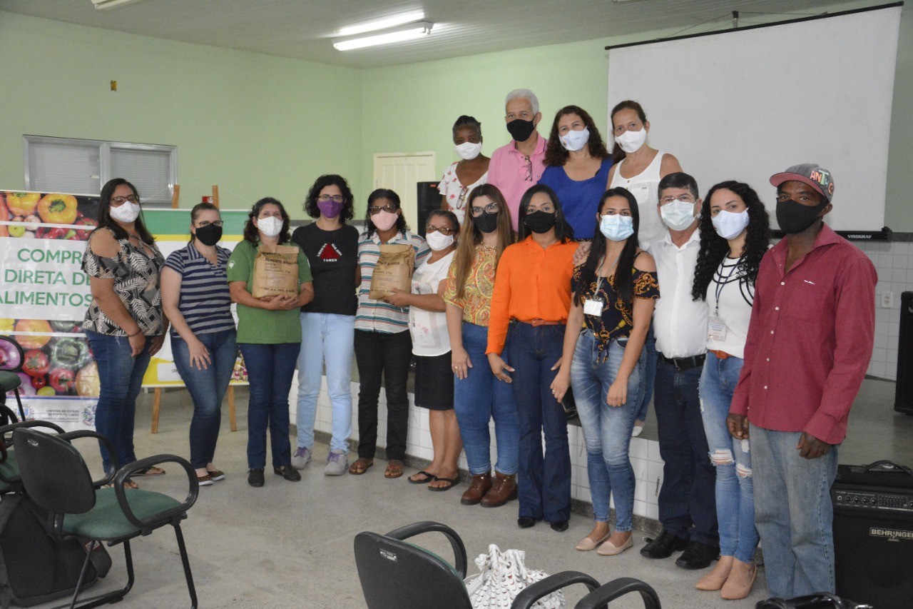 Agricultores assinam contrato da segunda chamada do Projeto Compra Direta de Alimentos (CDA)