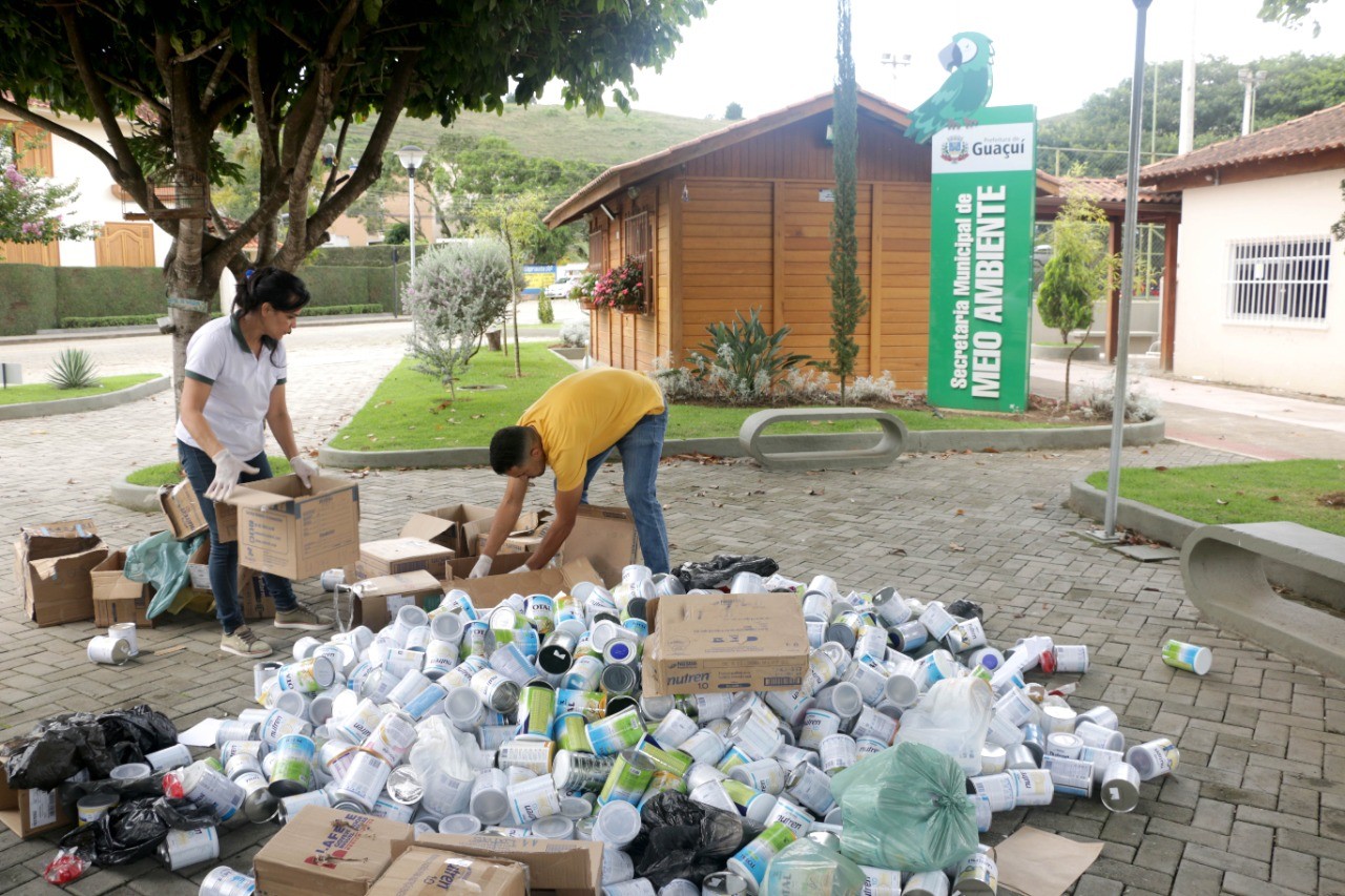 Meio Ambiente recebe a doação de mais 723 latas para reciclagem