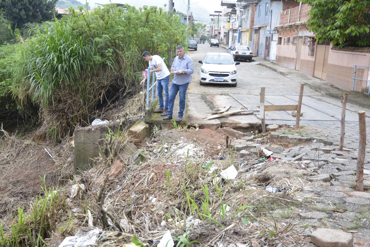 SECRETARIA MUNICIPAL DE OBRAS ELABORA PROJETO DE CONTENÇÃO DE ENCOSTA DA “PONTE DA COLAGUA”