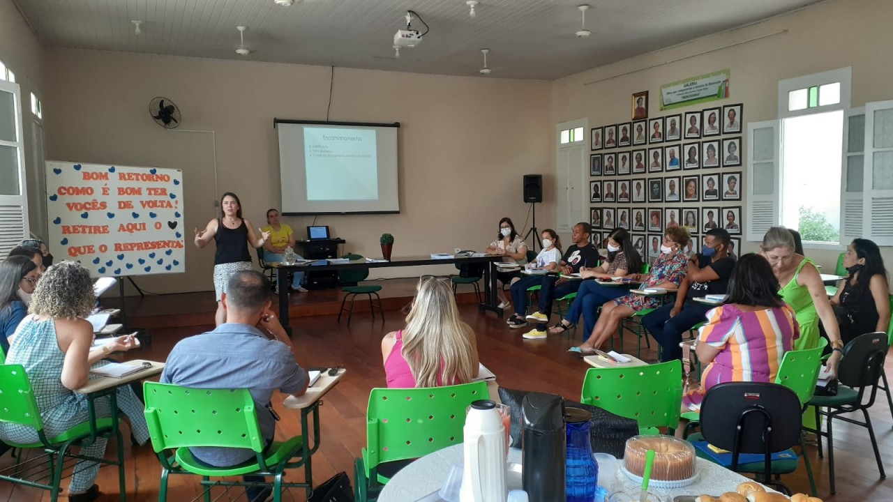 SECRETARIA MUNICIPAL DE EDUCAÇÃO REALIZA REUNIÃO ADMINISTRATIVA COM DIRETORES DA REDE PÚBLICA MUNICIPAL.