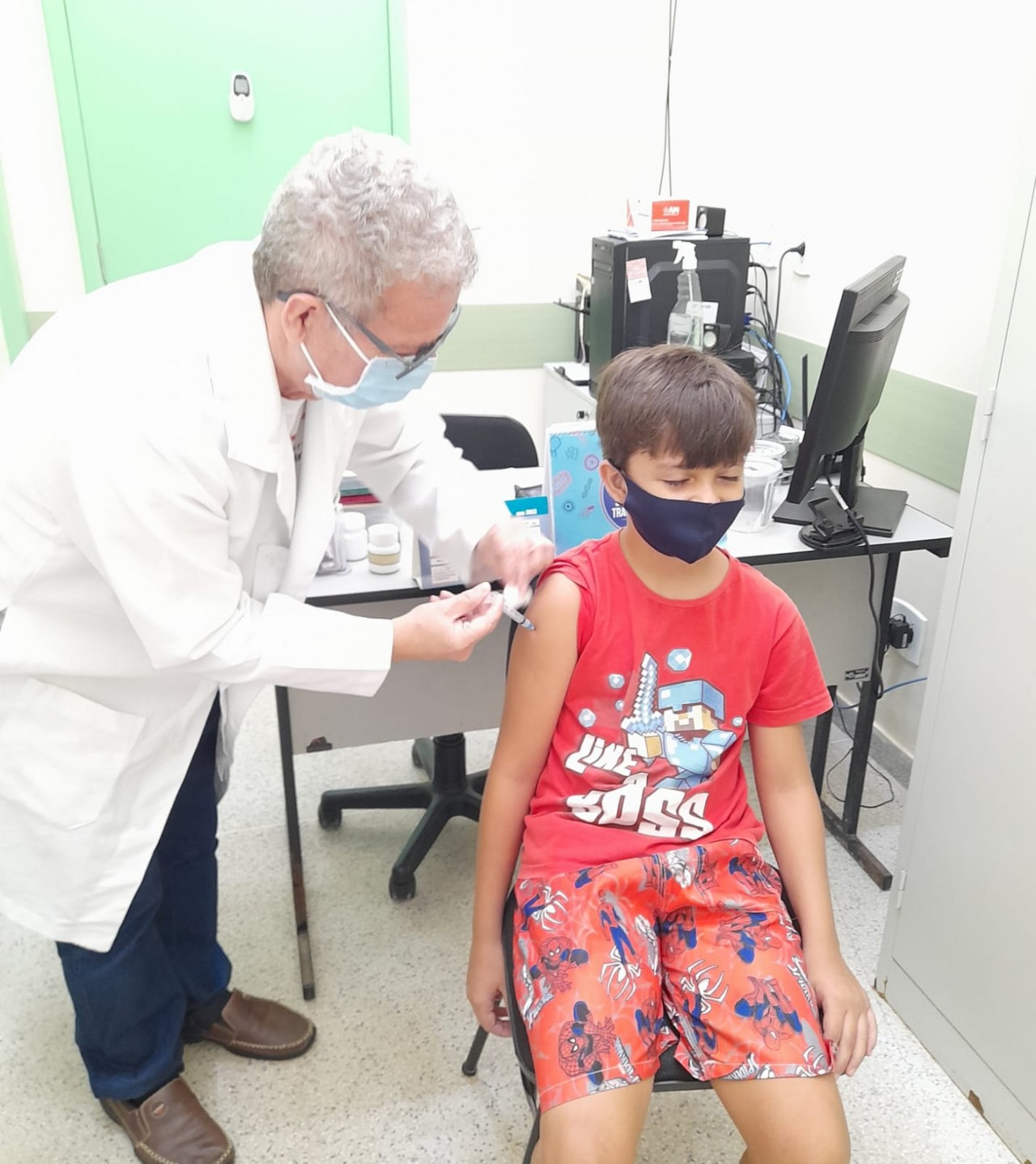 GUAÇUÍ REALIZA COM SUCESSO MUTIRÃO DE VACINAÇÃO CONTRA A COVID-19