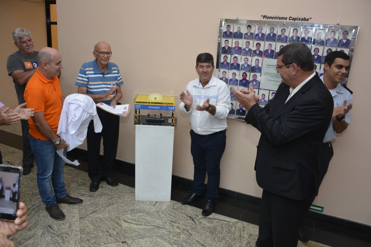 EMOÇÃO E MUITA ORGANIZAÇÃO MARCAM A INAUGURAÇÃO DA GALERIA FOTOGRÁFICA DOS PIONEIROS DA POLÍCIA INTERATIVA EM GUAÇUÍ