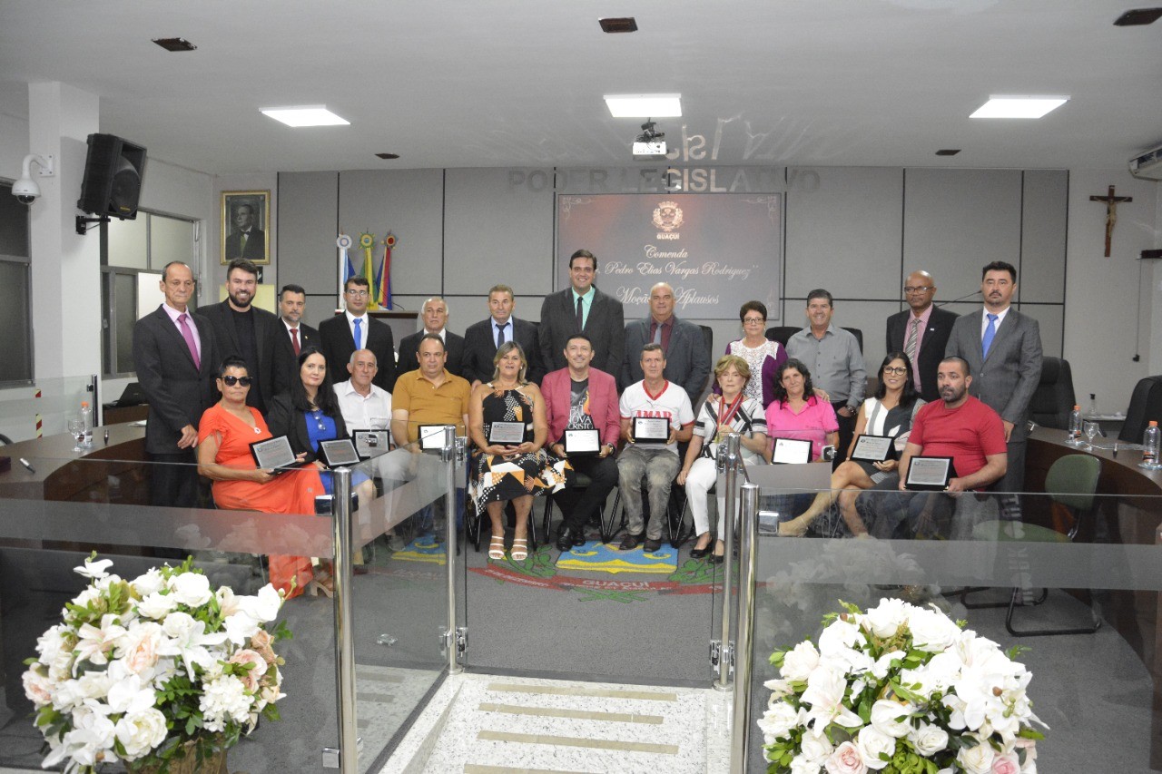 PREFEITO PARTICIPA DE SESSÃO SOLENE NA CÂMARA MUNICIPAL