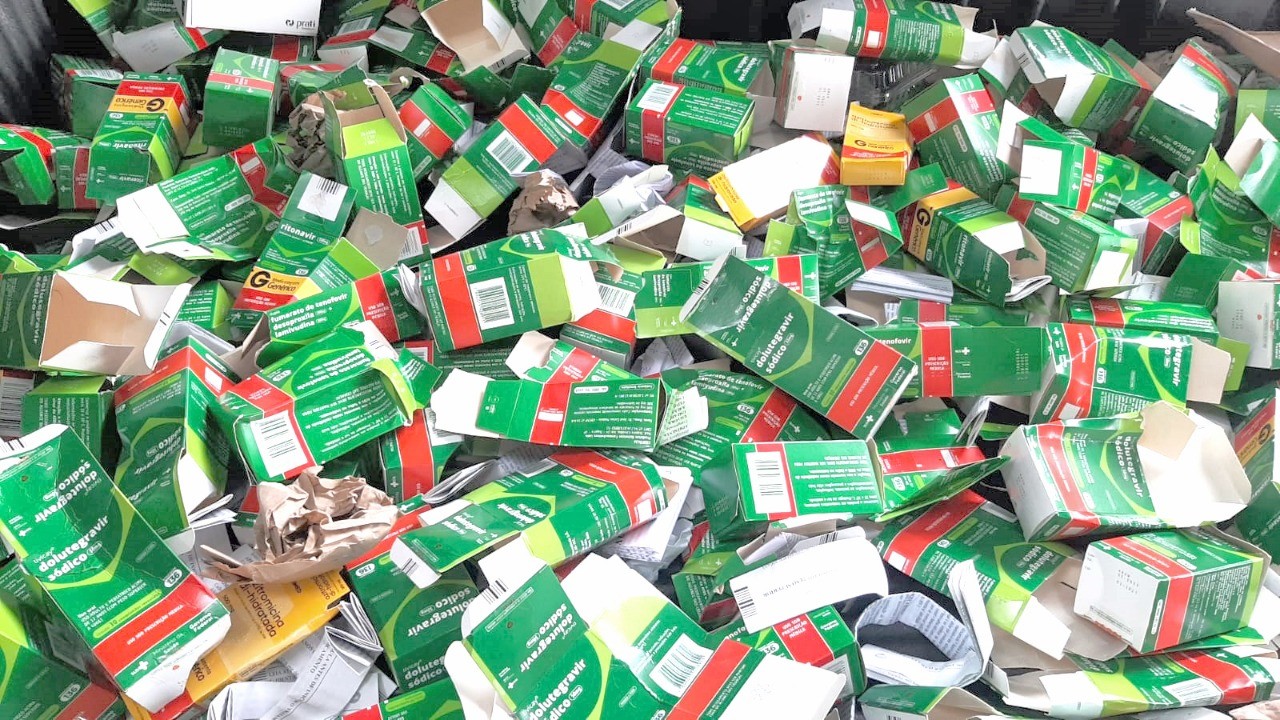 NOVAS EMBALAGENS E BULAS DE MEDICAMENTOS SÃO RECOLHIDAS PARA O DESCARTE CONSCIENTE