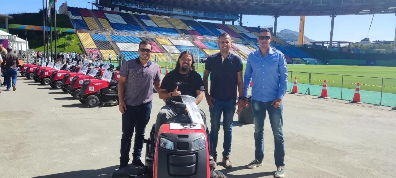 GUAÇUÍ RECEBE NOVOS EQUIPAMENTOS PARA O ESPORTE