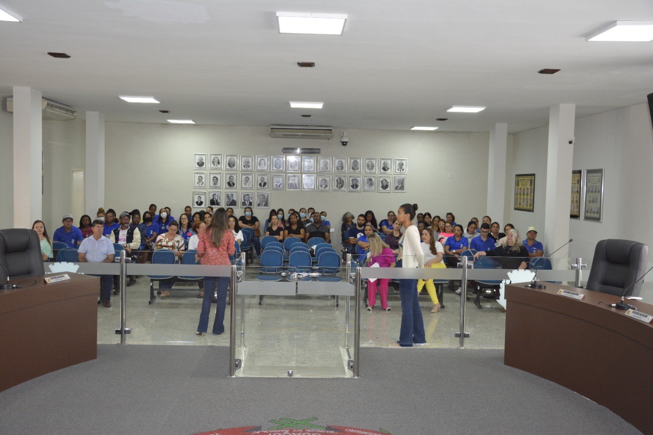 SECRETARIA DE SAÚDE REALIZA REUNIÃO COM AGENTES COMUNITÁRIOS
