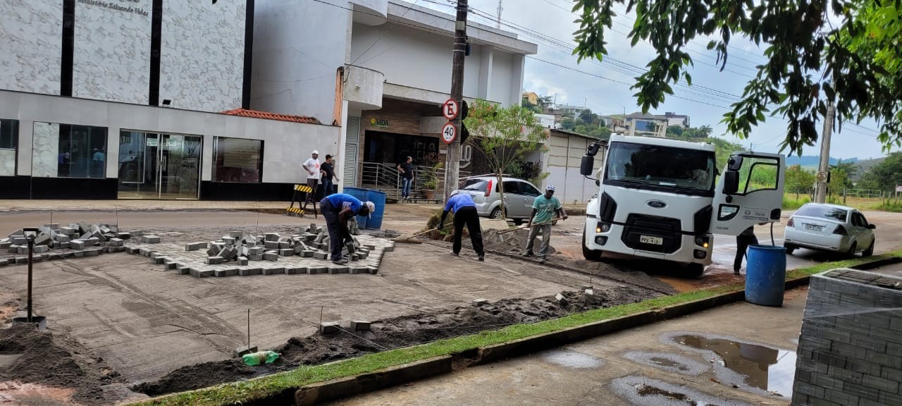 PREFEITURA INICIA OBRAS DE REVITALIZAÇÃO DO CALÇADÃO