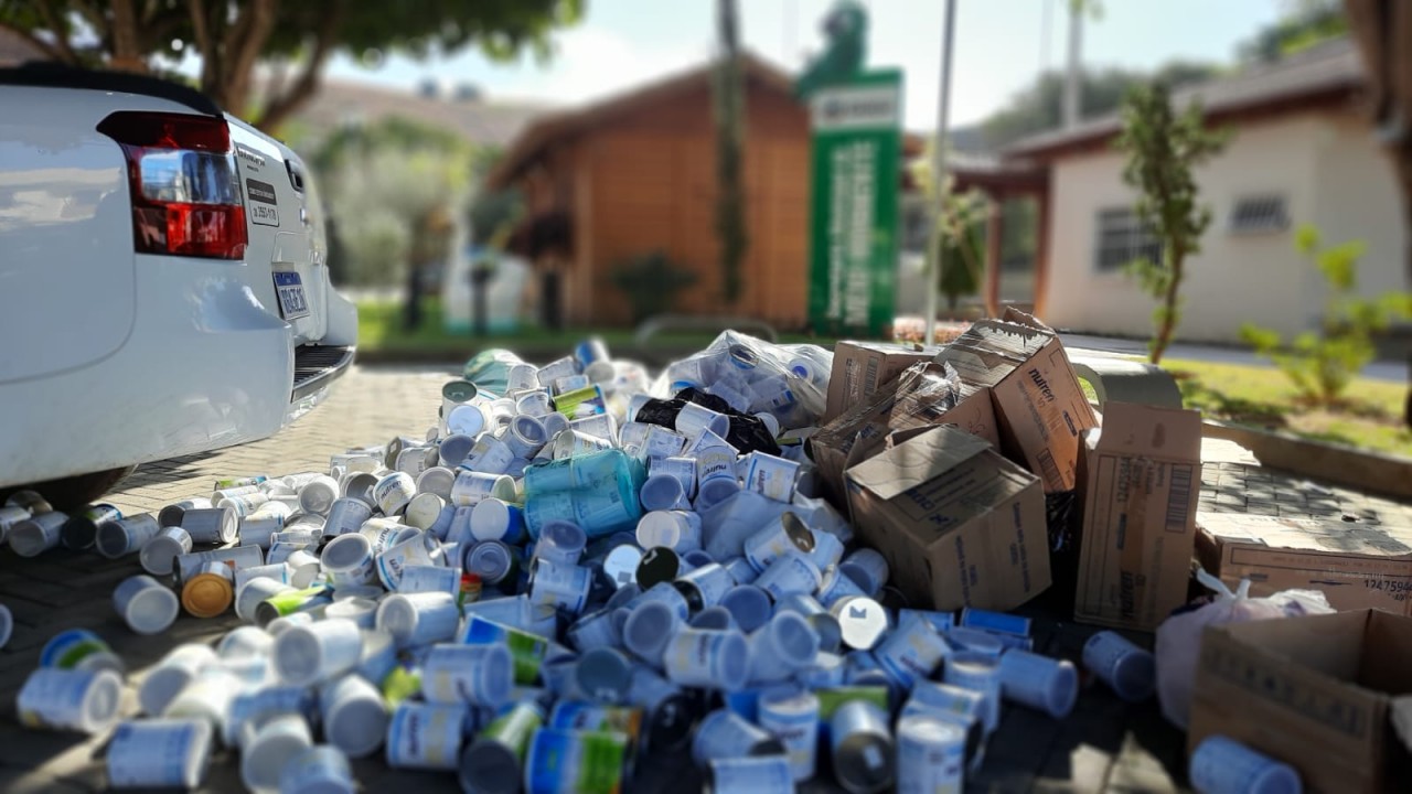 SECRETARIA DE MEIO AMBIENTE ENCAMINHA MAIS 1.089 LATAS PARA RECICLAGEM DE GUAÇUÍ