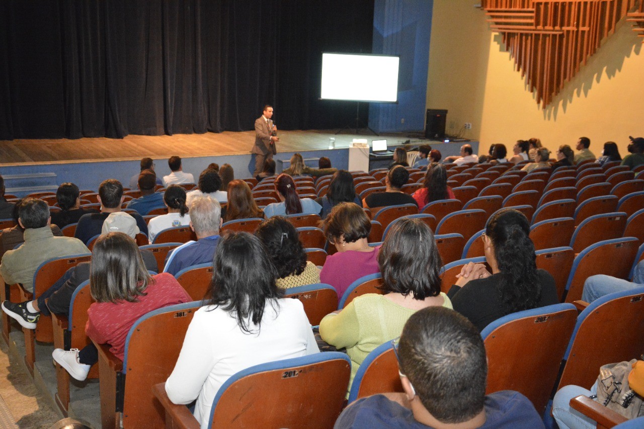 PREFEITURA DE GUAÇUÍ REALIZA AUDIÊNCIA PÚBLICA PARA ESCLARECER DÚVIDAS DE SERVIDORES SOBRE A REFORMA PREVIDENCIÁRIA