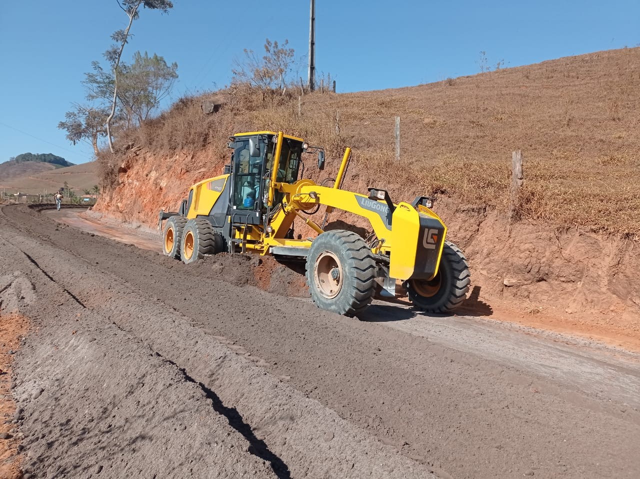 AGRICULTURA REALIZA DIVERSAS AÇÕES DE INFRAESTRUTURA NO INTERIOR DO MUNICÍPIO