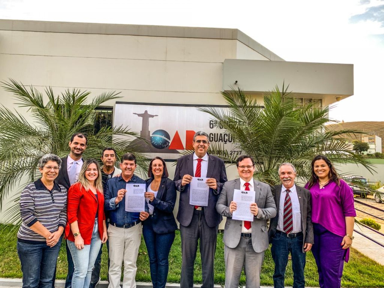 PREFEITO JAUHAR PARTICIPA DA ASSINATURA DO CONTRATO PARA CONSTRUÇÃO DA SEDE PRÓPRIA DA  6ª SUBSEÇÃO DA OAB DE GUAÇUÍ