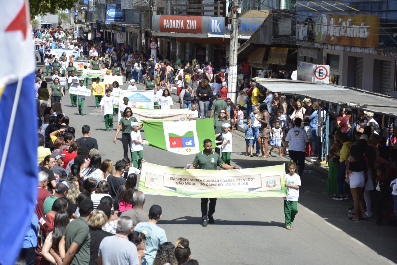 GUAÇUÍ CELEBRA BICENTENÁRIO DA INDEPENDÊNCIA DO BRASIL COM DESFILE CÍVICO