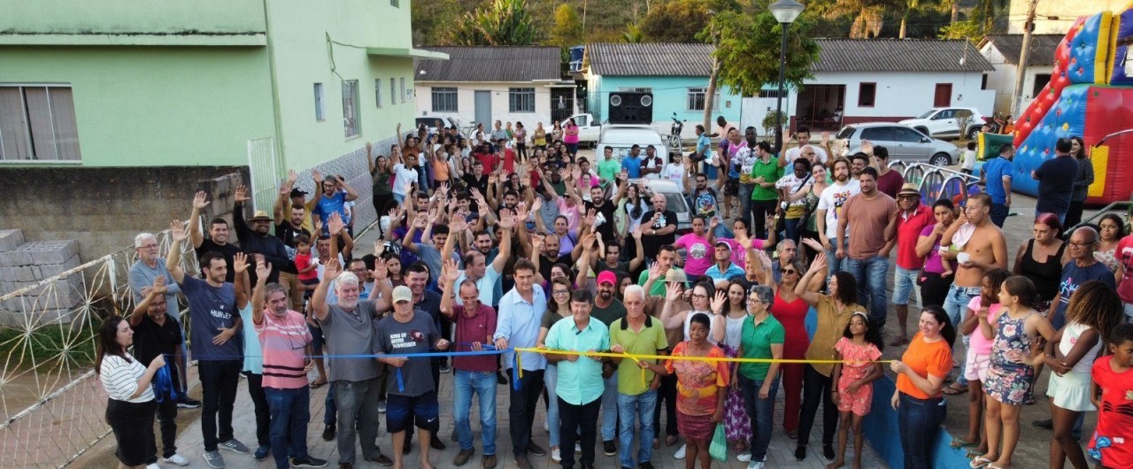 PREFEITURA DE GUAÇUÍ INAUGURA OBRAS DE PAVIMENTAÇÃO NO LOTEAMENTO SEBASTIÃO DIAS FERREIRA EM SÃO PEDRO DE RATES