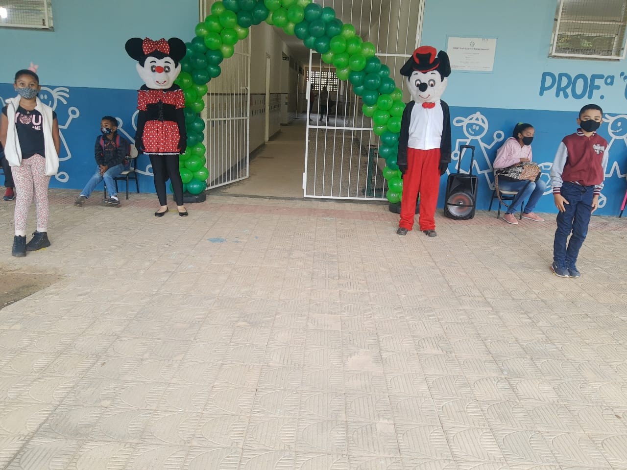 Distanciamento social é ensinado com personagens da Disney em São Miguel do Caparaó