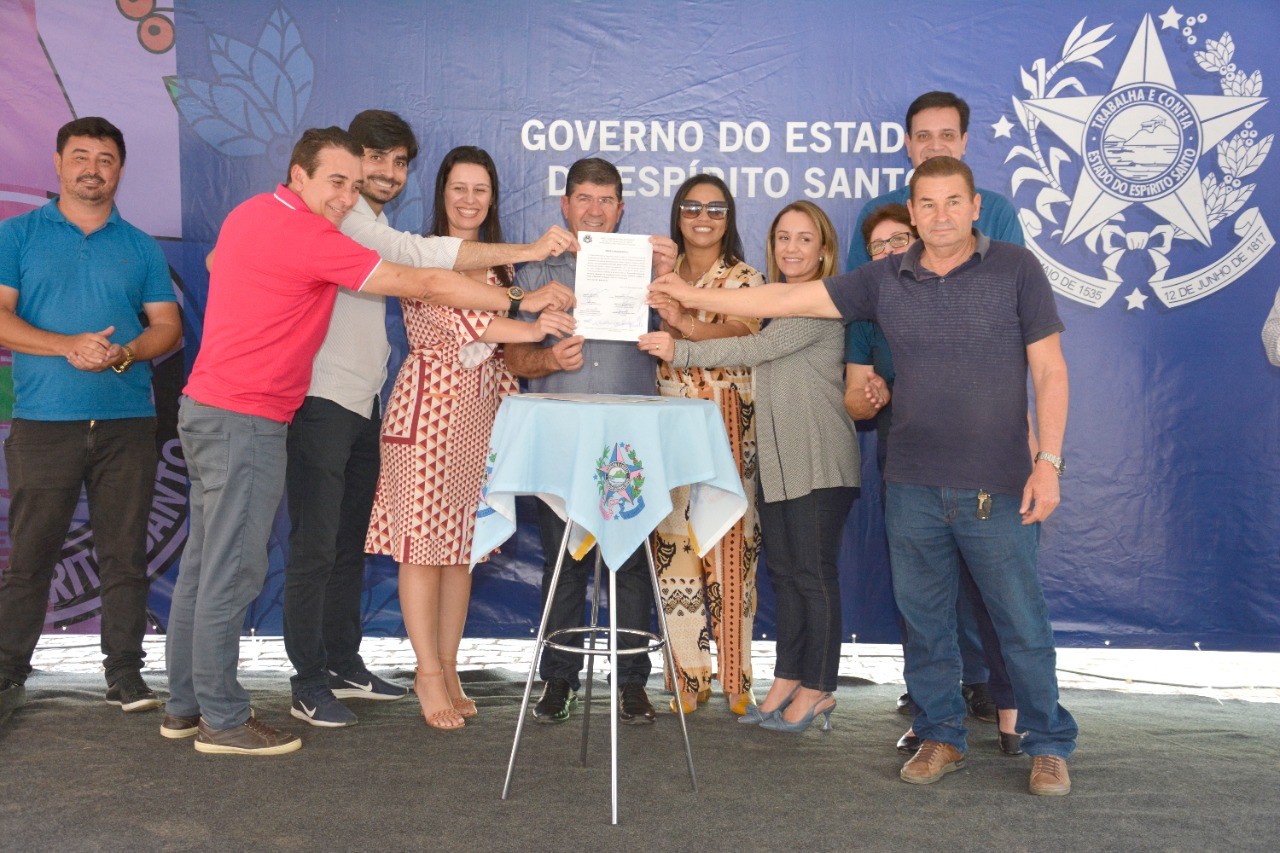 PREFEITO JAUHAR ENTREGA REFORMA DO CRAS E ASSINA ORDEM DE SERVIÇO PARA CONSTRUÇÃO DA SEDE DA ASSISTÊNCIA SOCIAL