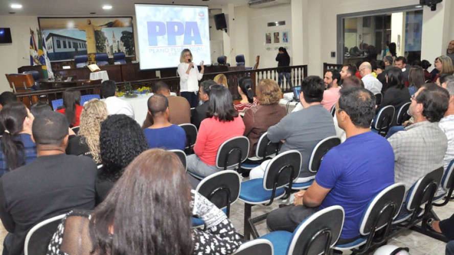 A audiência pública para discussão do PPA da sede de Guaçuí aconteceu na Câmara Municipal.