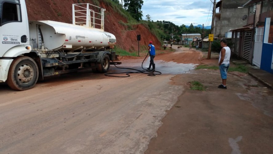 A Secretaria de Obras e a Defesa Civil do município concentram esforços em diferentes pontos da cidade. (Comunicação Guaçuí)