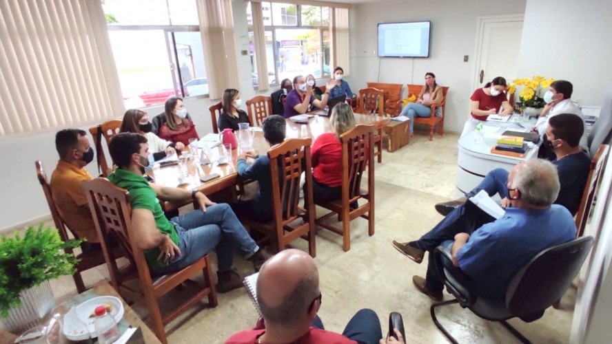 Durante a reunião foram traçados novos projetos do executivo municipal. (Comunicação Guaçuí)