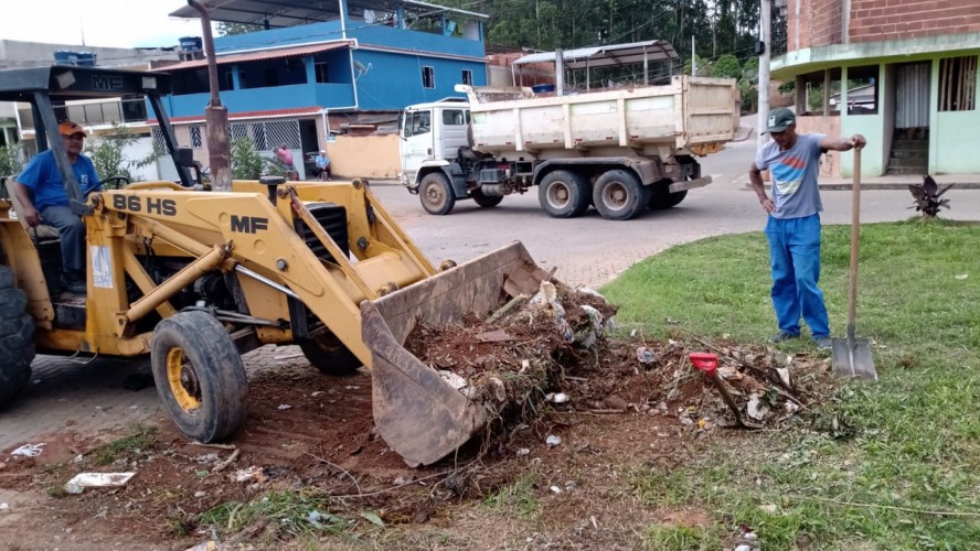Secretaria de Obras finaliza mais uma semana de muitos trabalhos