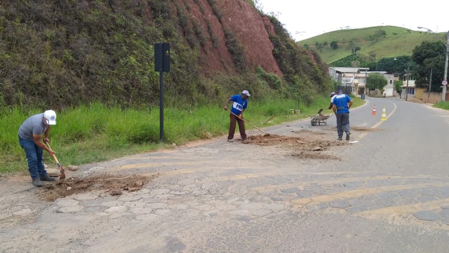 Secretaria Municipal de Obras realiza pacote de ações em diversos pontos da cidade