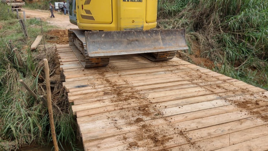 SECRETARIA DE AGRICULTURA RECUPERA PONTE DE ACESSO A LOCALIDADE DO DESENGANO