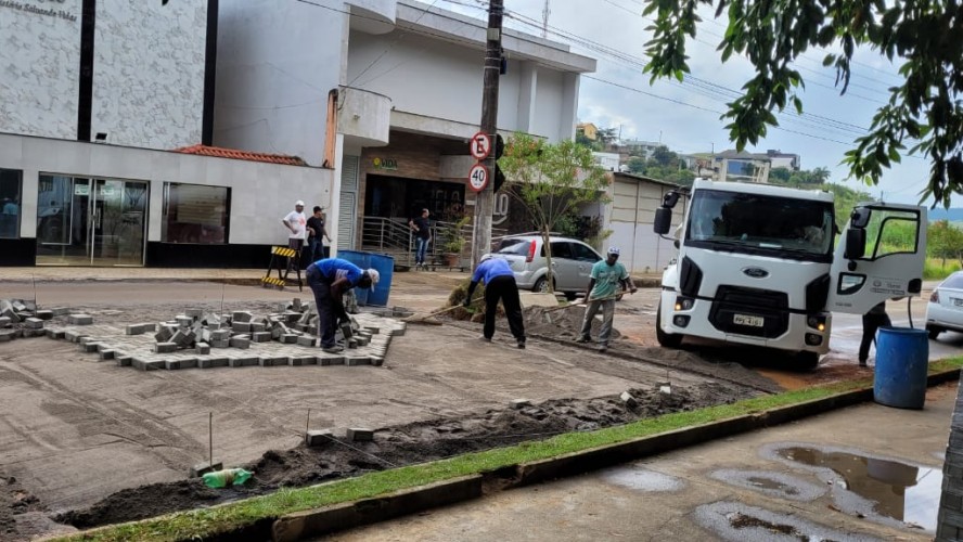 PREFEITURA INICIA OBRAS DE REVITALIZAÇÃO DO CALÇADÃO