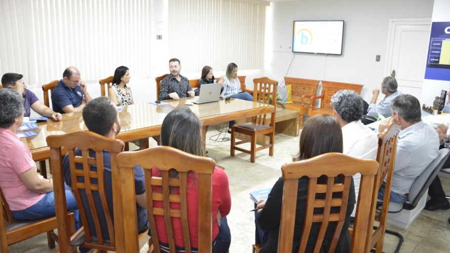 BANDES APRESENTA PROGRAMA ES INTELIGENTE PARA EXECUTIVO MUNICIPAL