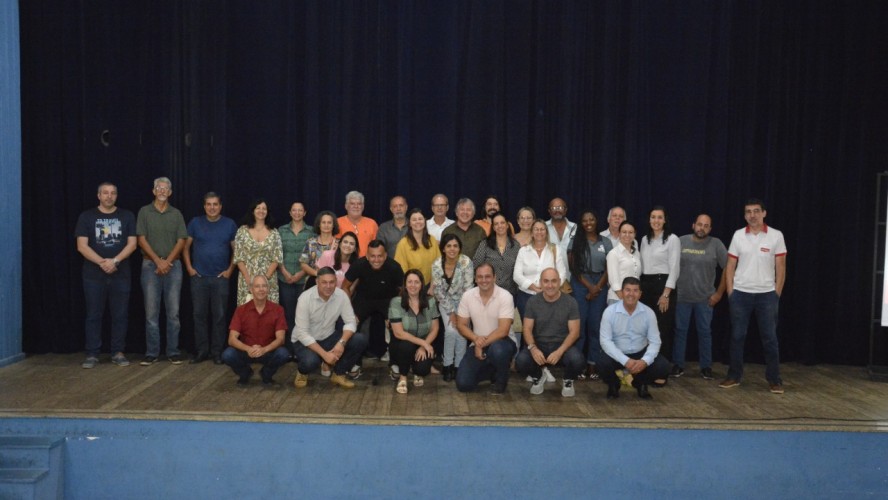 PREFEITURA DE GUAÇUÍ E ACISG ABREM OFICIALMENTE A CAMPANHA DE PRÊMIOS NATAL DE LUZ 2022